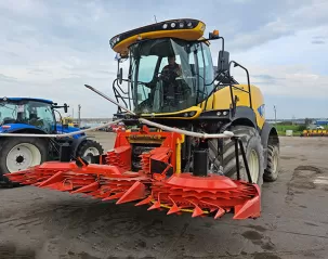Case of Xinwanda XWD-445PLUS Rotary Corn Header Mounted on NEW HOLLAND Forage Harvester