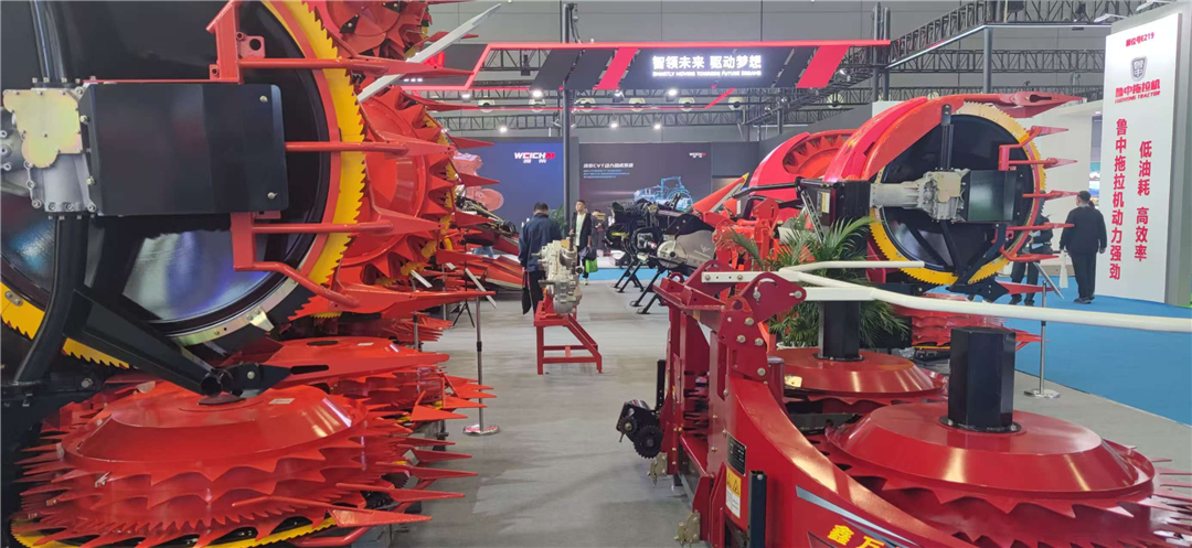 CIAME 2024: the First Chinese 14 row and 16 row corn heads for the combine harvesters.